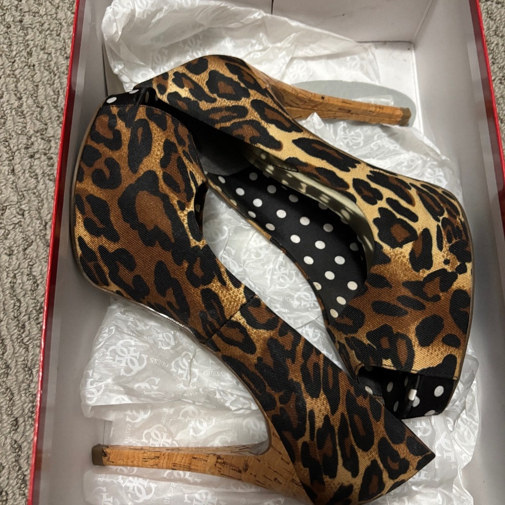 Leopard print peep toe